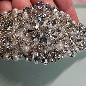Crystal rindstone and faux pearl flat ribbon Bridal Belt NWOT